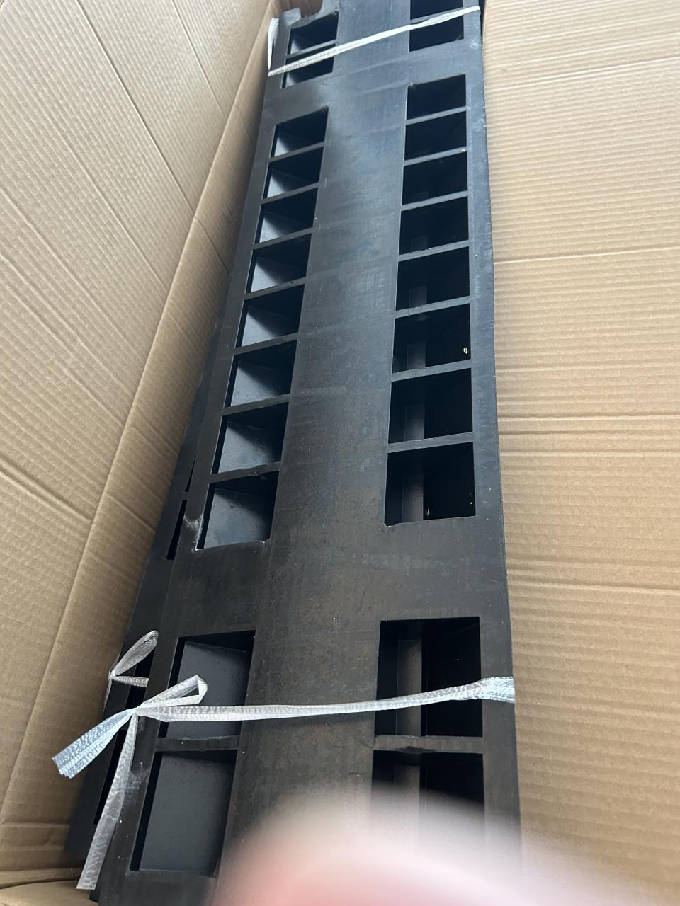 2 x nieuwe kabelgoot / drempel ( per stuk 1 meter )