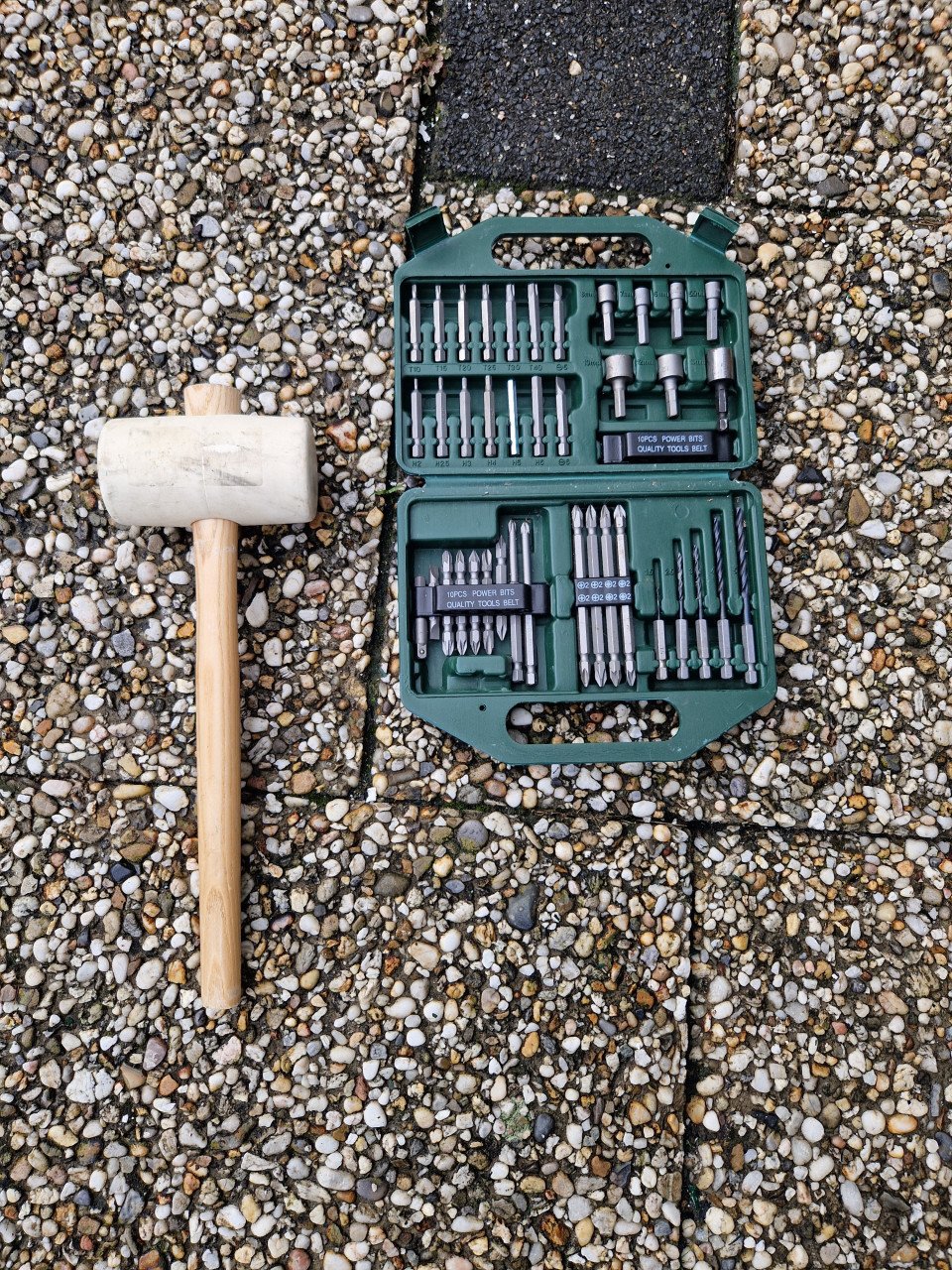 Hitachi bits dop set handig in koffer en rubber hamer wit