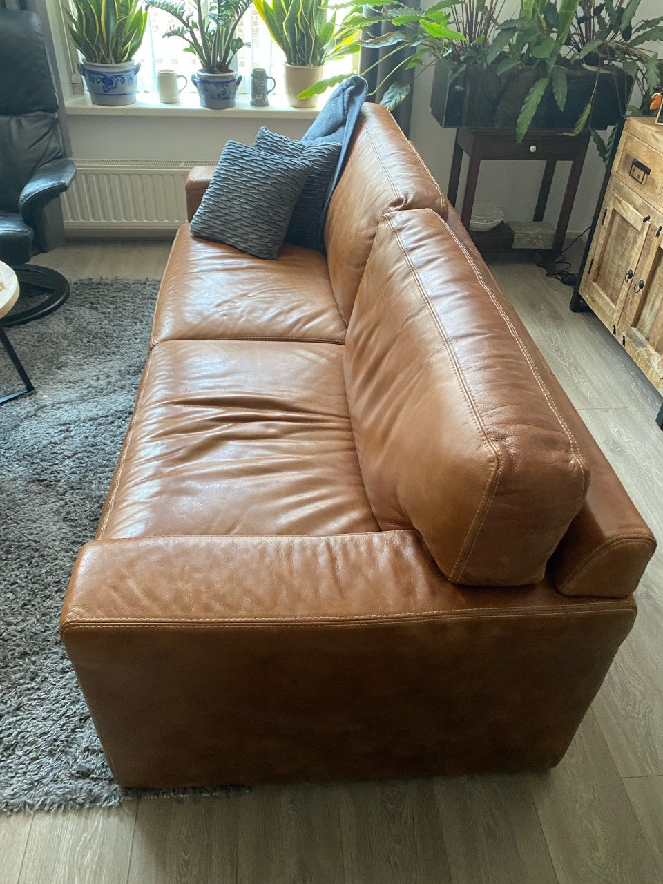 Gratis 3 zits rundlederen bank congnac kleurig 2,12 m