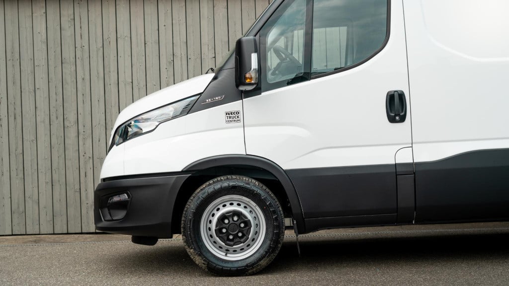 Iveco Daily 35s16v 2.3 410 h2 | direct leverbaar | complete betimmering laa