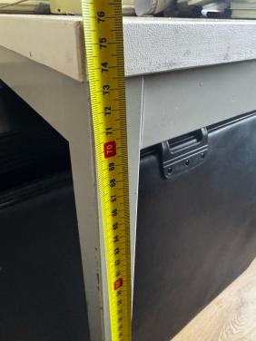 Smal stalen bureau 50 cm diep