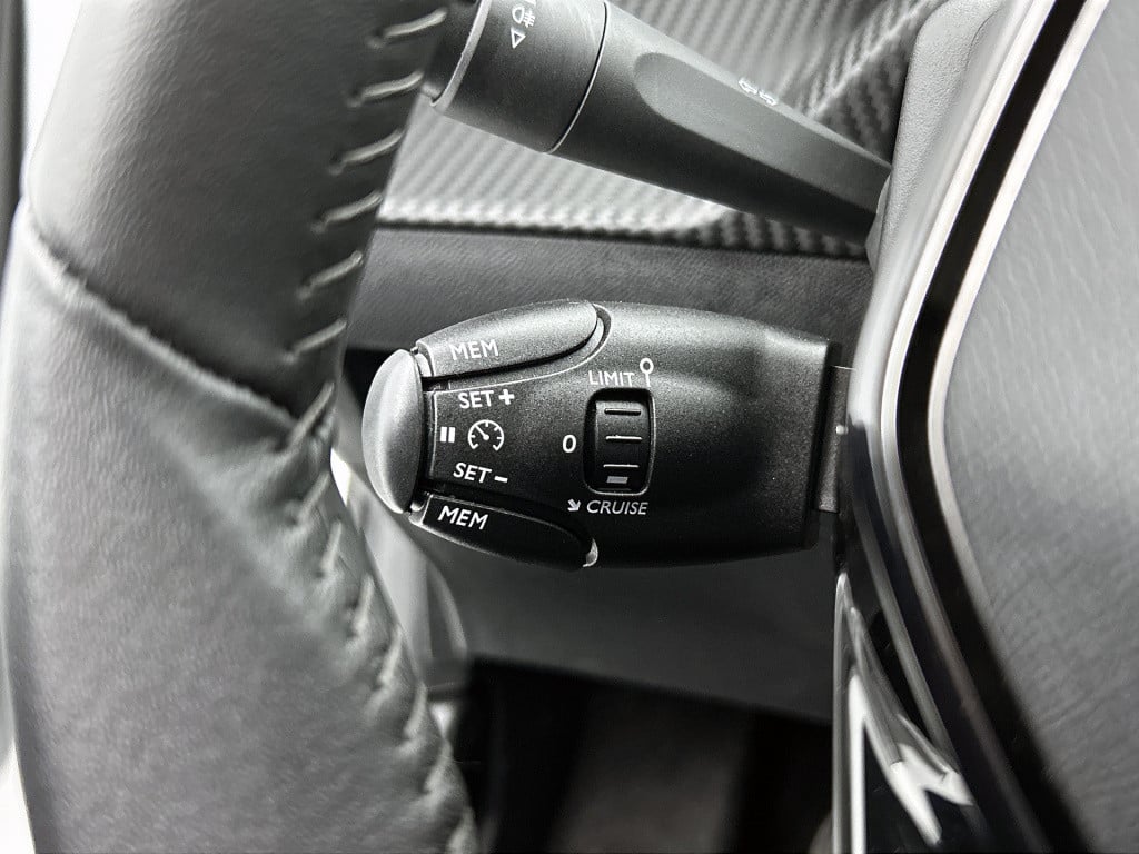 Peugeot 208 100 pk allure | rijklaar | navi | camera achter |