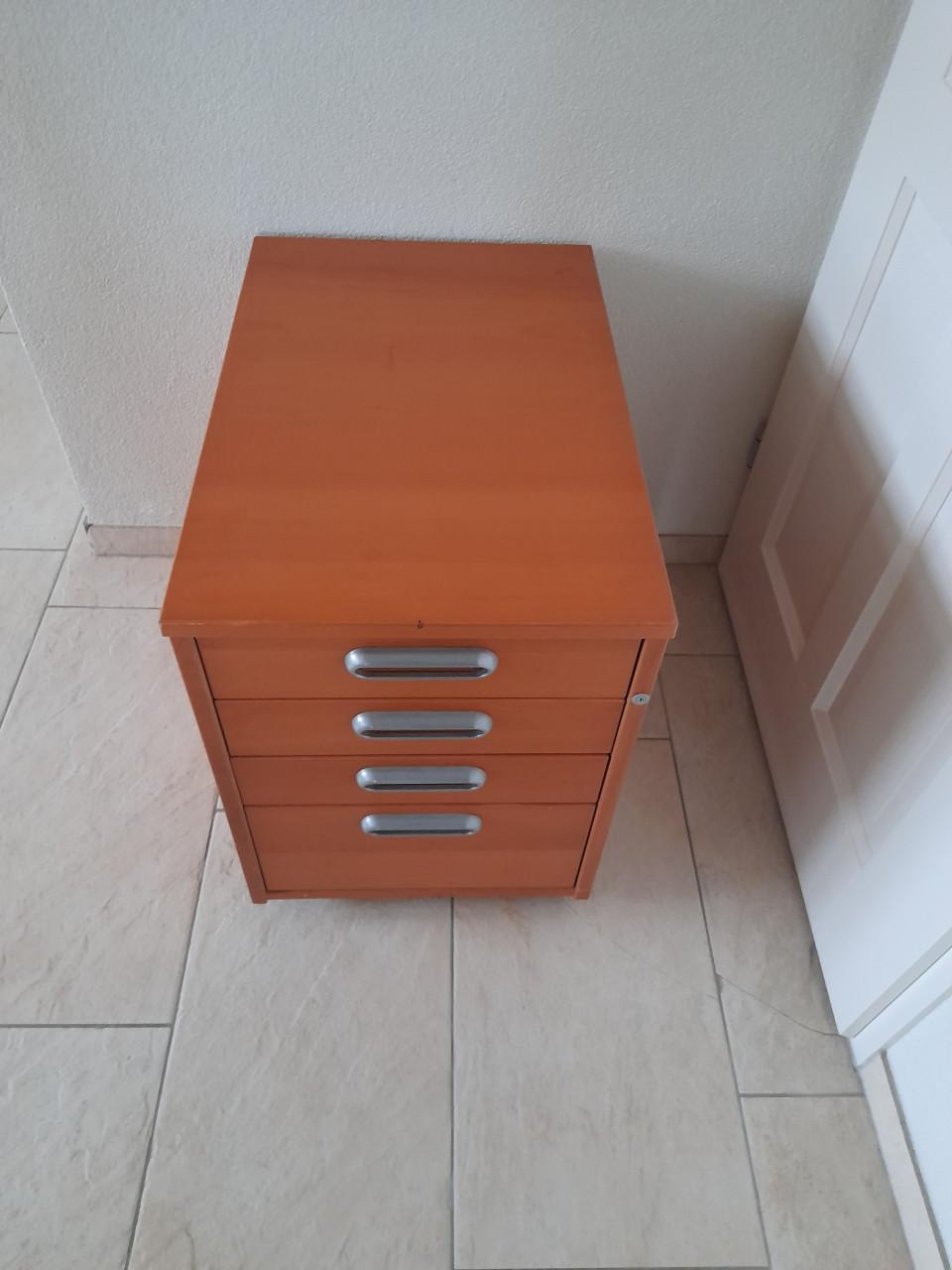 Ladenkast voor onder bureau (in goede nette staat )