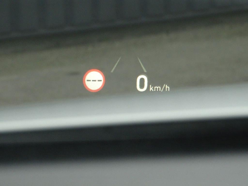 Hyundai Kona ev premium 64 kwh led | stoelkoeling | hud | pdc