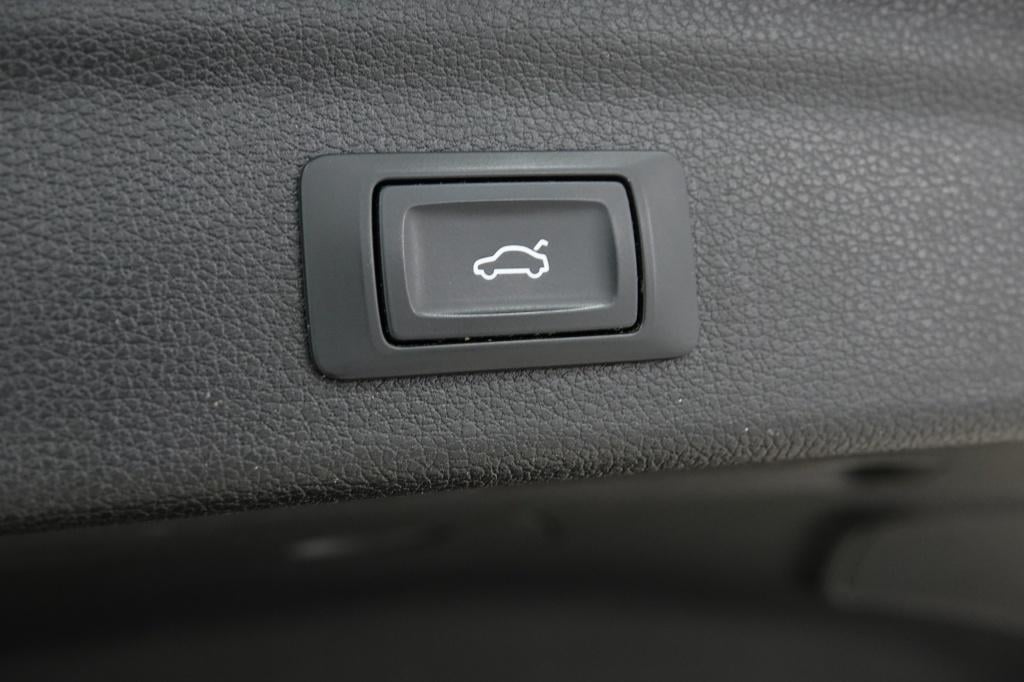 Audi Q3 35 tfsi s edition | pano | camera | stoelverw. |