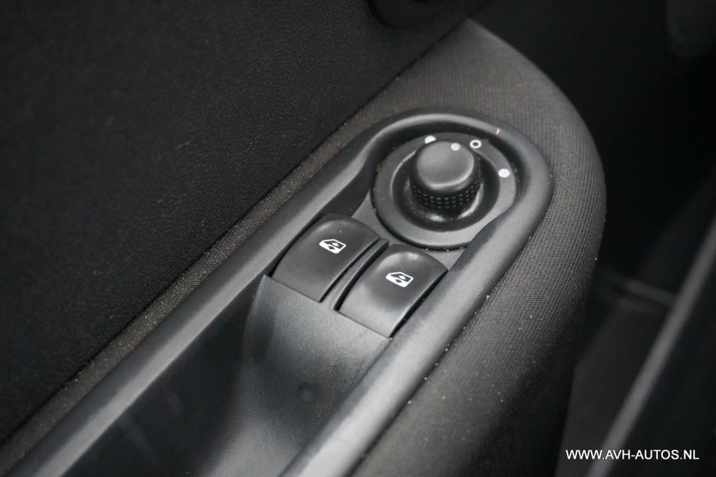 Renault Clio 1.2-16v business line