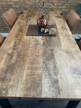 Tafel + 4 stoelen