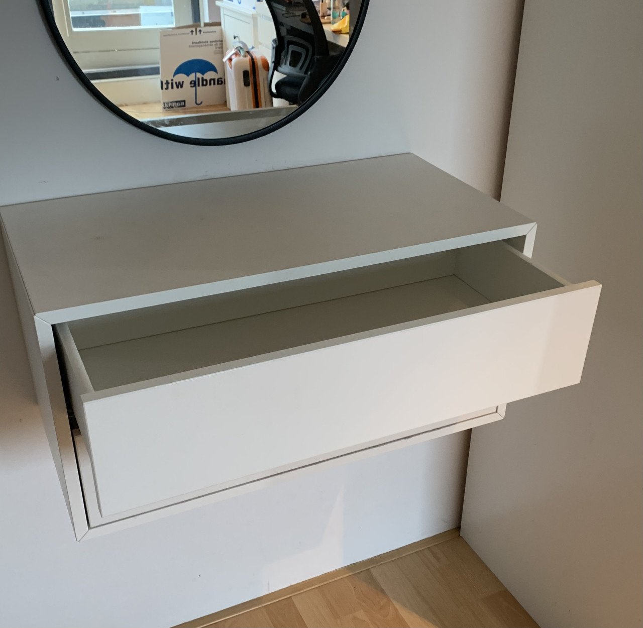 IKEA kastje EKET incl spiegel