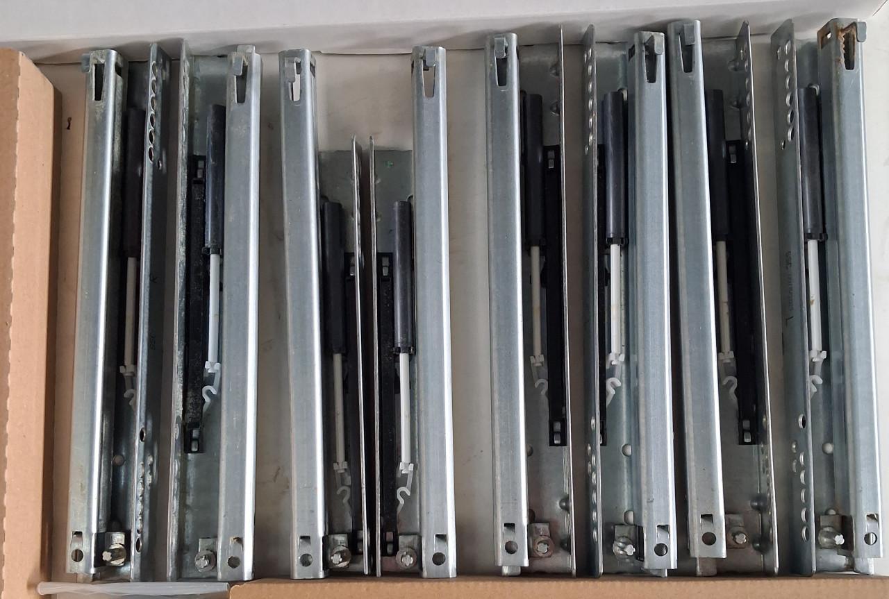 Ladegeleiders en ladeverdelers.