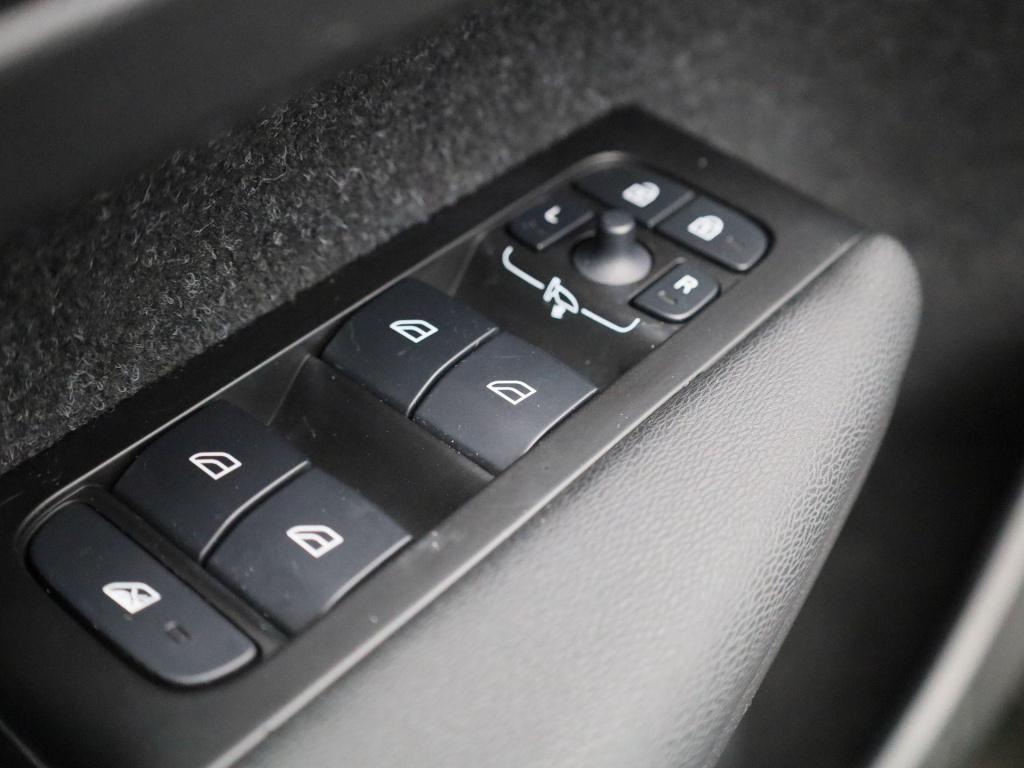 Volvo XC40 1.5 t4 recharge inscription expression | automaat | leder |  pan