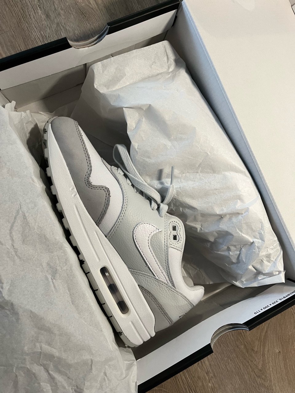 ZGAN! Nike Air Max 1 LX “light smoke grey” maat 38,5!
