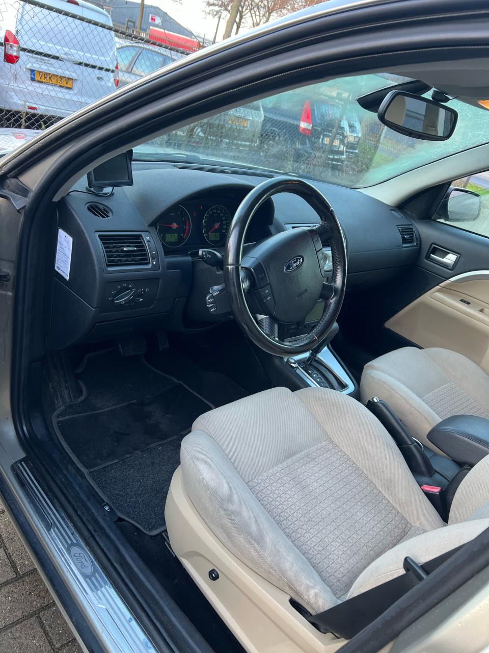 Ford Mondeo 2.0-16V Futura Automaat Jaar Apk