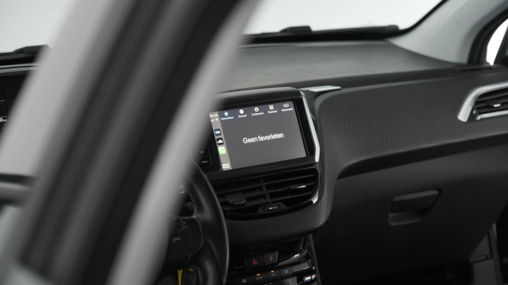 Peugeot 2008 puretech 82 signature | camera | apple carplay | parkeersensor