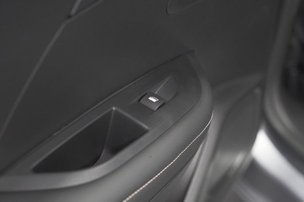 Peugeot 2008 puretech 130 eat8 allure | camera | navigatie | parkeersensore