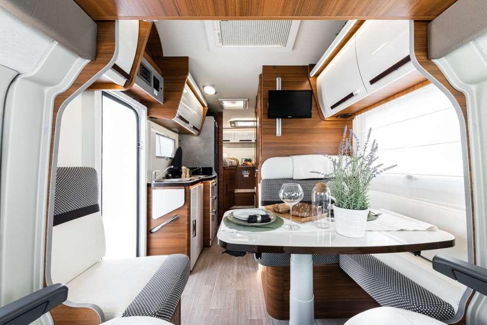 Elnagh Baron 65 - Luxe alkoof met lengtebedden - Zonnepaneel - 2023