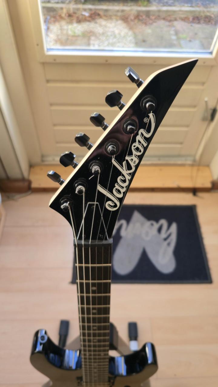 Prachtige Jackson JS11