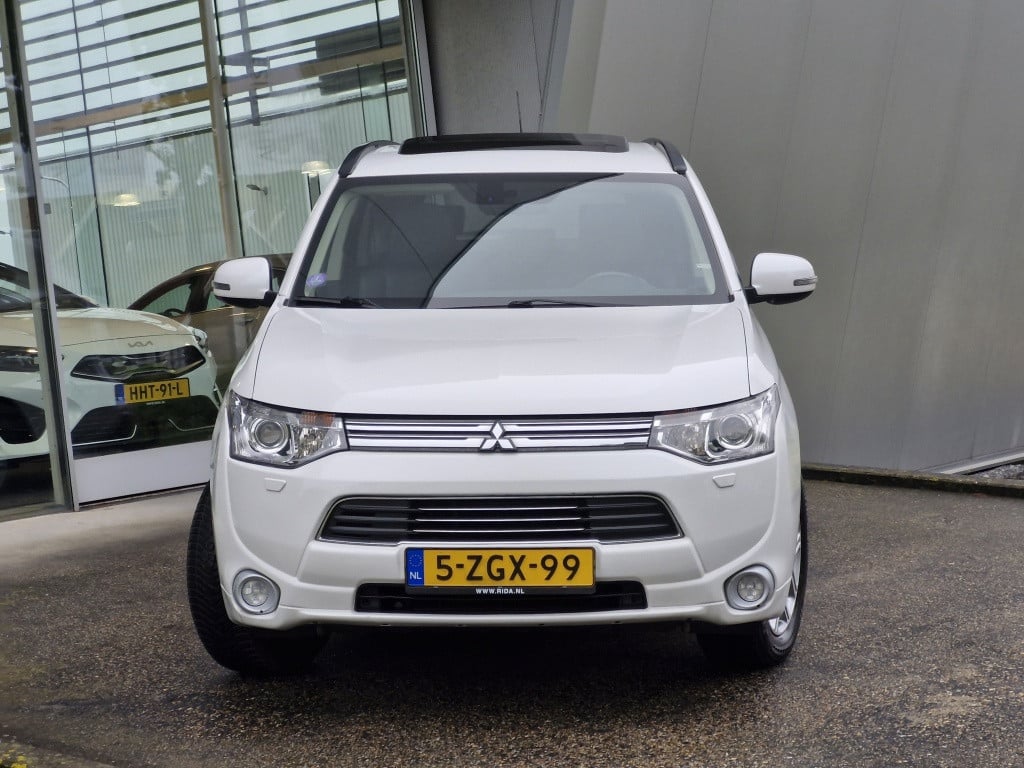 Mitsubishi Outlander 2.0 phev instyle+