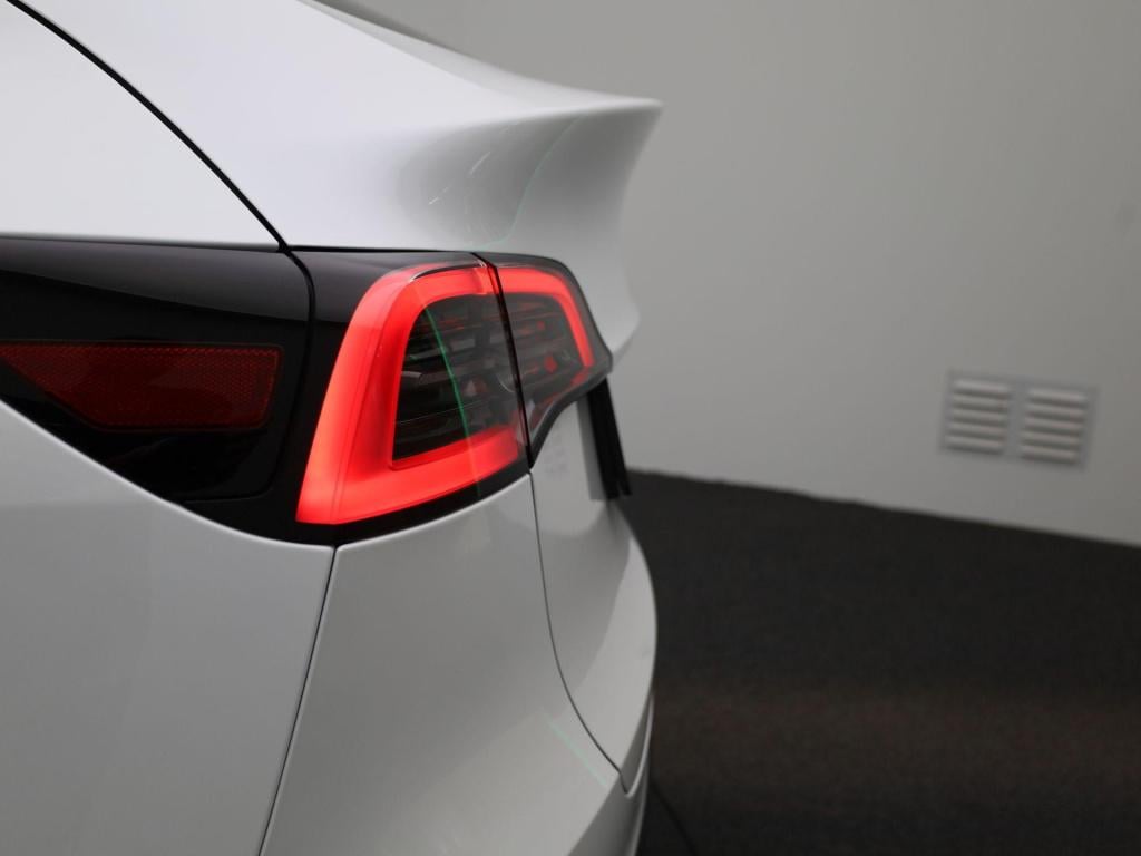 Tesla Model Y long range awd 75 kwh | 96% soh | fsd | btw-auto | lage km st