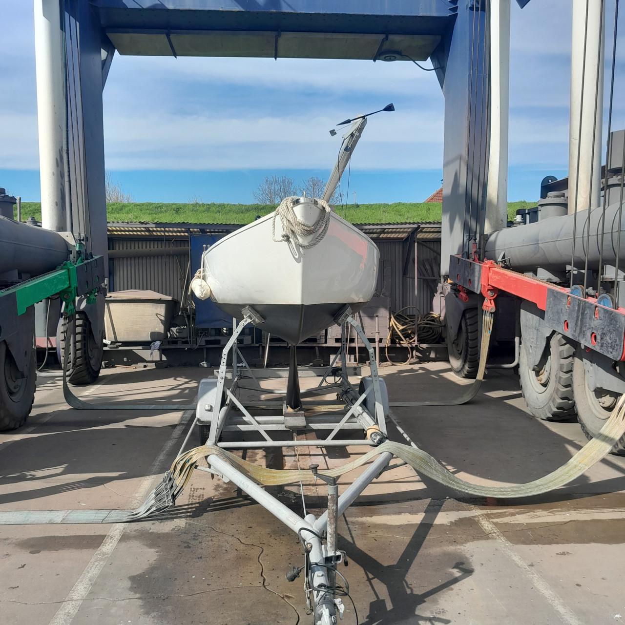 Yngling NED-242 met trailer,BBM en ligplaats Grevelingen seizoen 2026