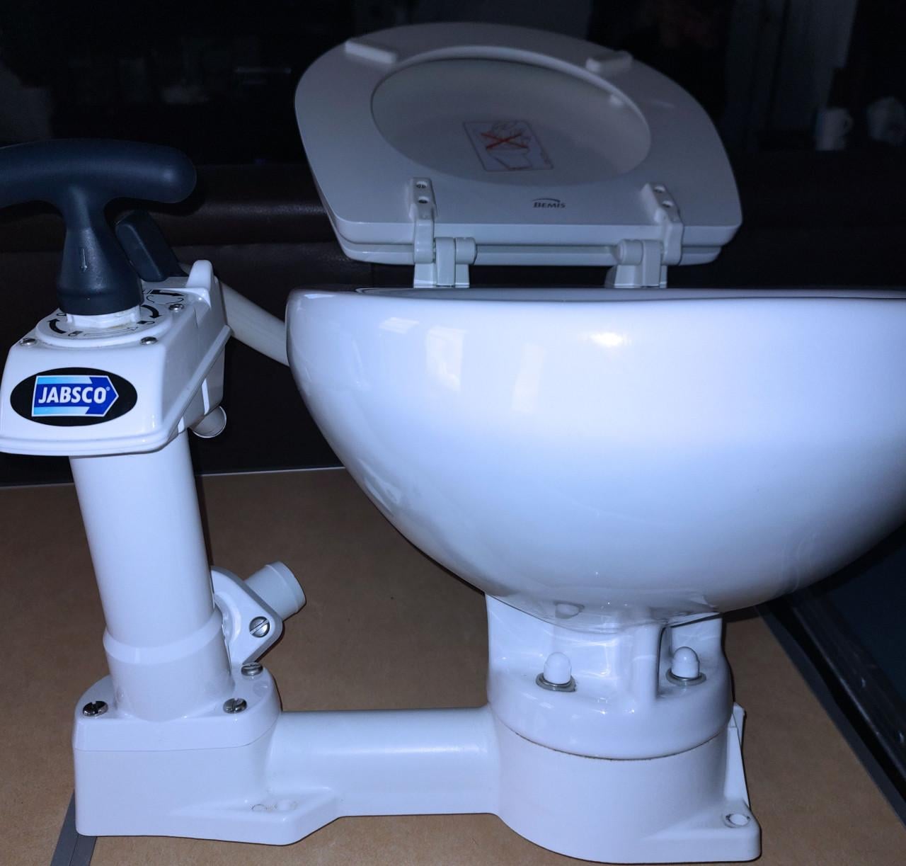 Te koop:  JABSCO Compact toiletpot