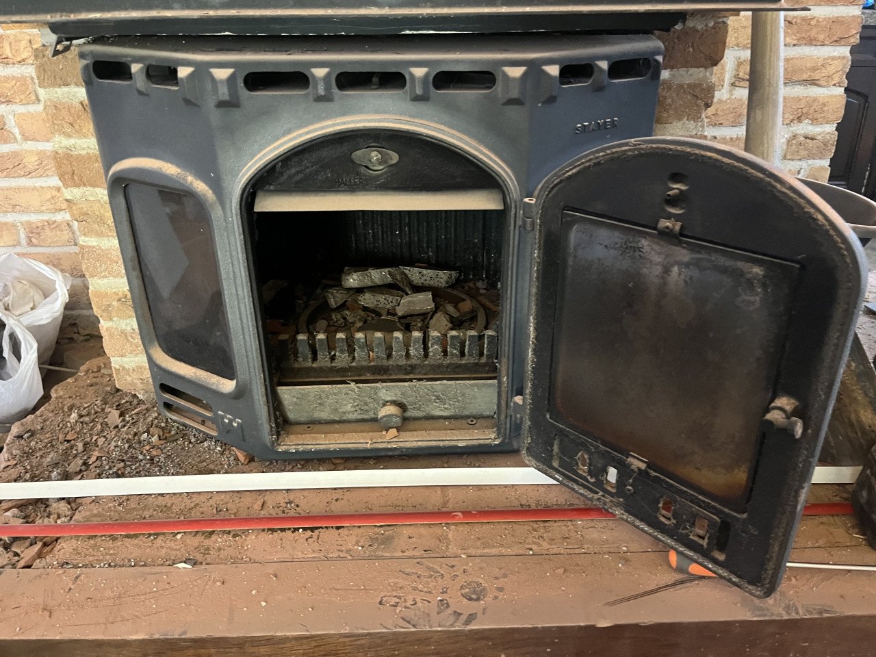 Houtkachel inbouw Stayer met stalen frame