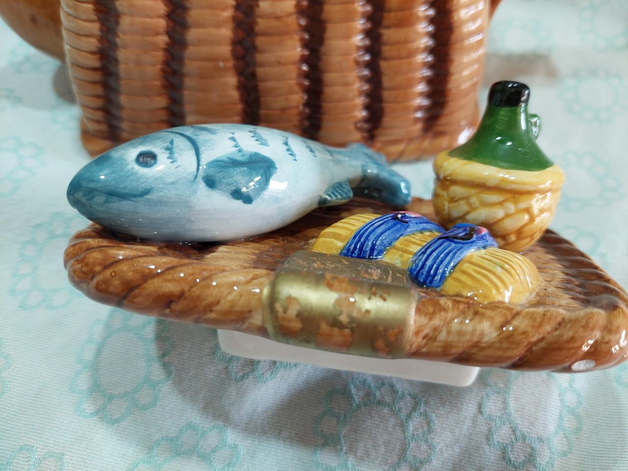 Aparte stenen theepot "rieten mand)