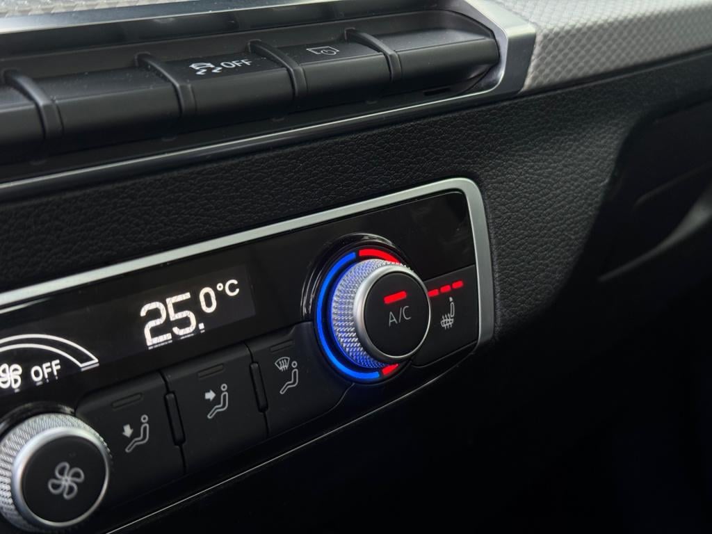 Audi Q2 1.5 tfsi *s edition . virtual * camera * black pack