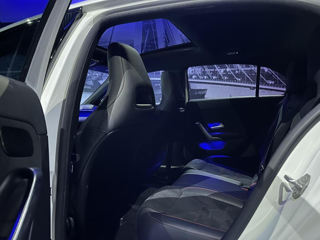 Mercedes-Benz A-Klasse 180 premium plus amg *pano*sfeer*camera*appconnect*