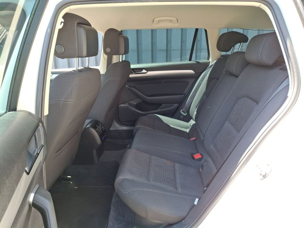 Volkswagen Passat variant 1.6 tdi business edition | led | lm | navi | came
