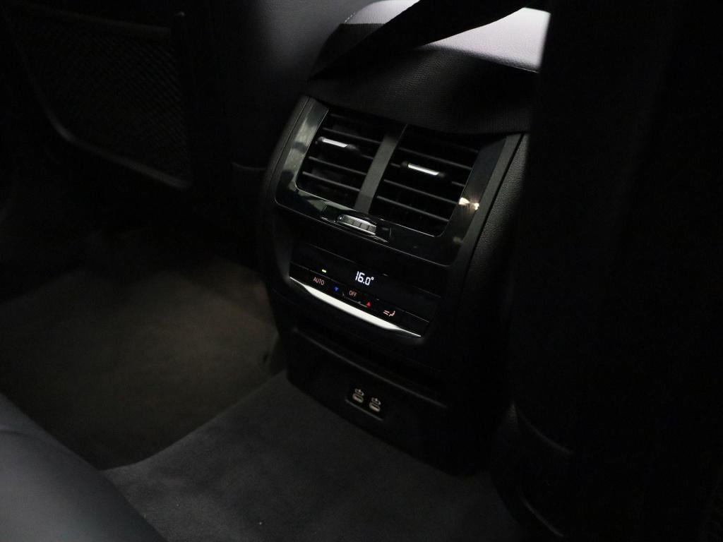 BMW X3 xdrive30e (135 kw) | automaat | panoramadak | trekhaak 2.000 kg | st