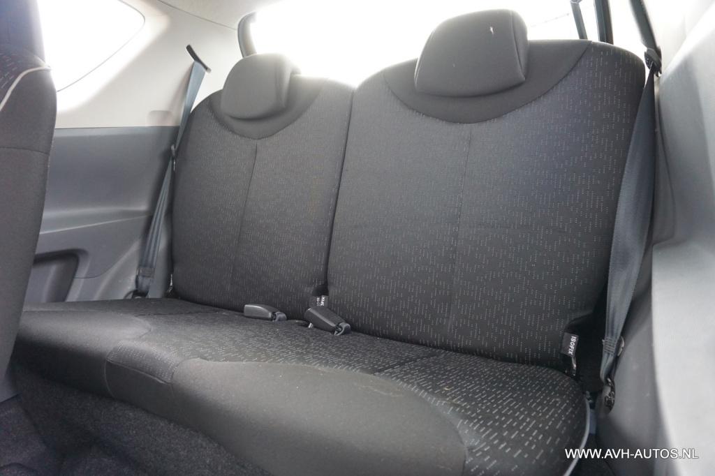 Peugeot 107 1.0-12v millesim 200