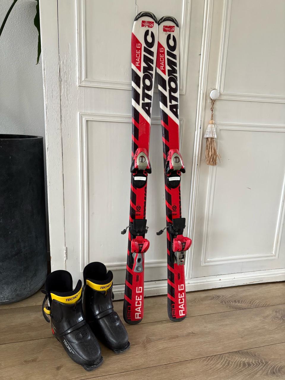 Atomic race ski’s 120 cm met schoenen