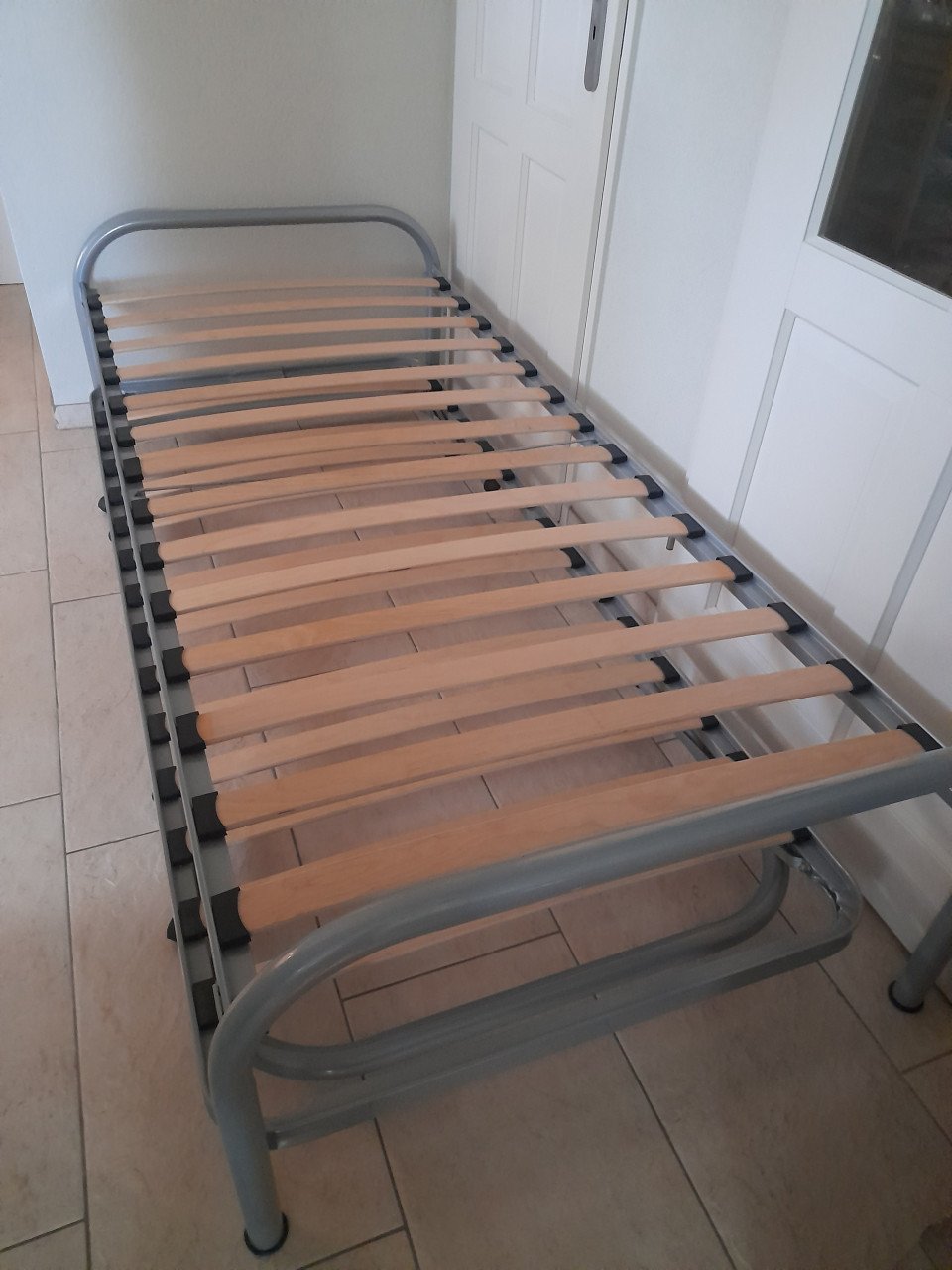 Bed met onderschuif bed (in goede nette staat ) 90 x 200