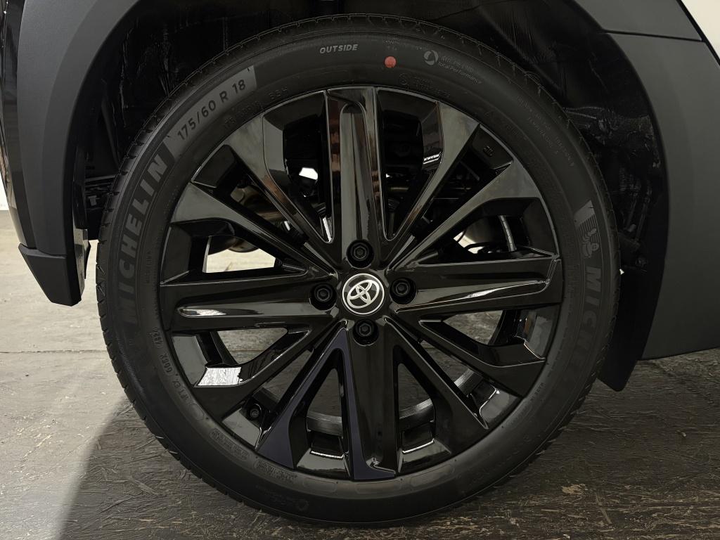 Toyota Aygo x 1.0 vvt-i mt jbl| pdc| stoel.verw| camera| keyless| climate