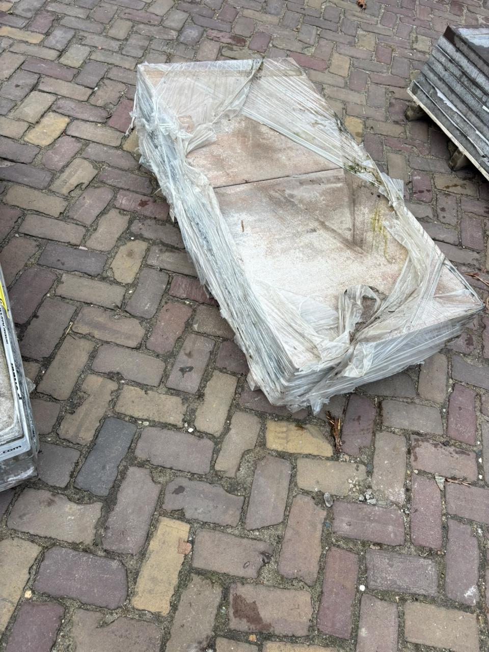 Partij betontegels 60x60x4 Kilimanjaro met facet