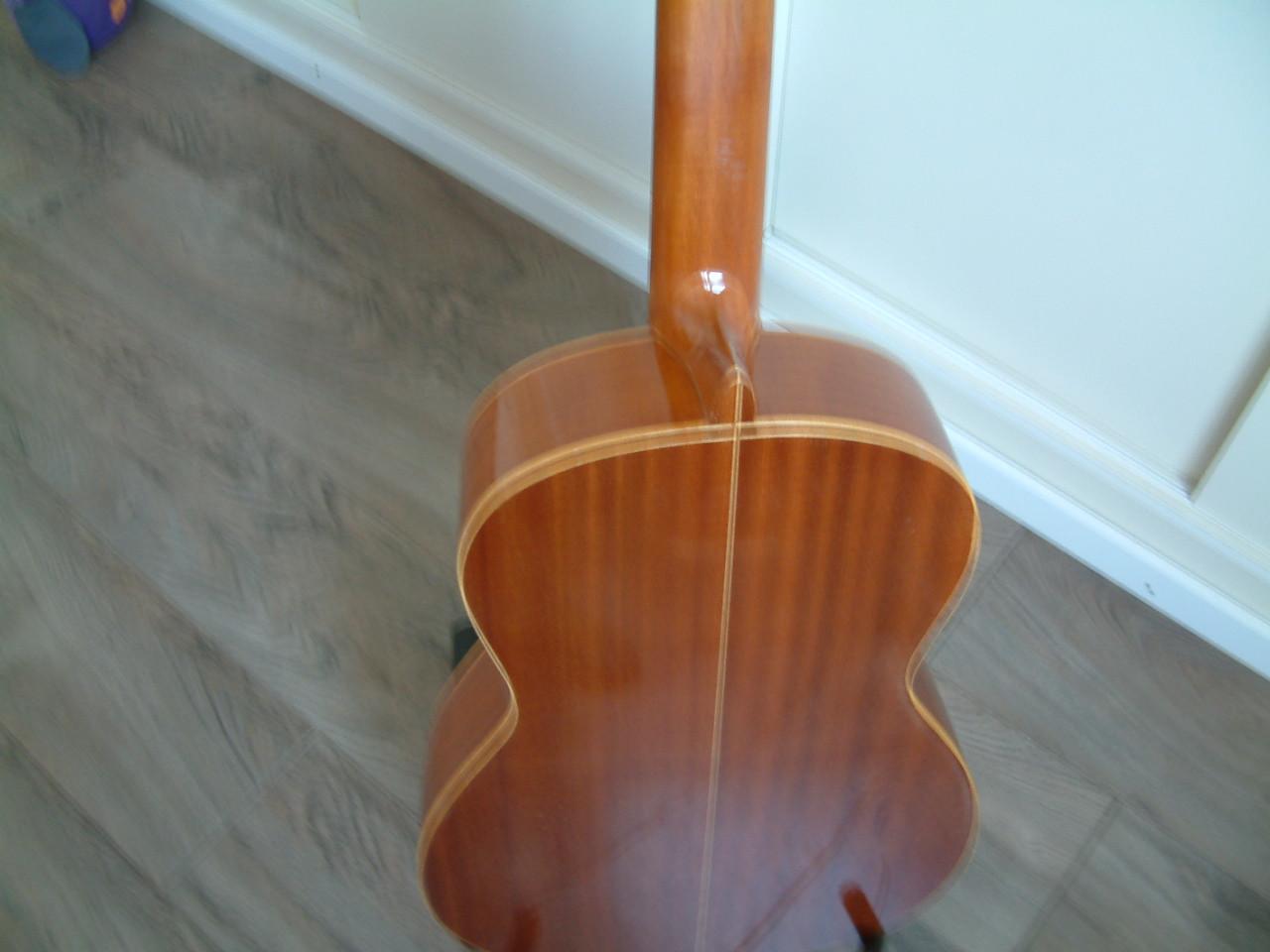 Juan salvador---  De Spaanse gitaar die bekend is  om de goede klank