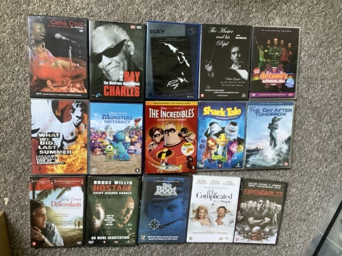 Opruimen: Stapeltje DVD’s, Muziek-actie-animatie-komedie. Alles voor 7,50€