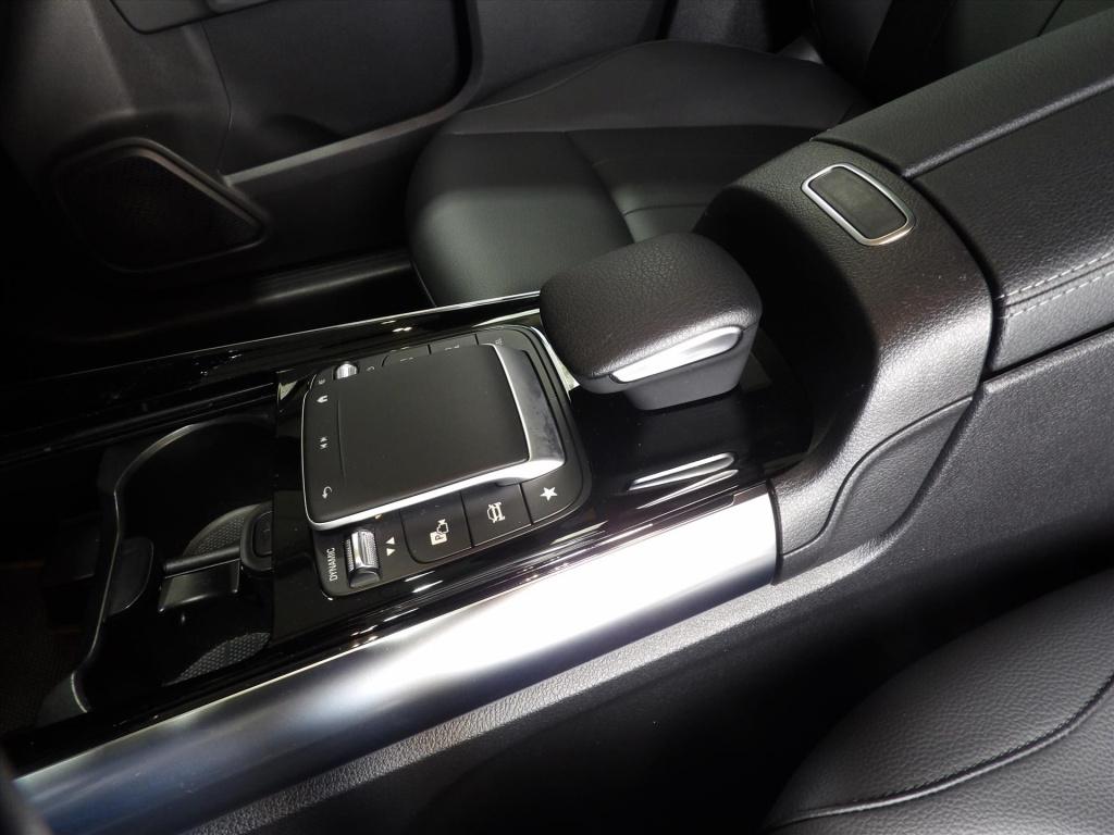 Mercedes-Benz Gla-klasse 250 e 218pk 8g-dct business solution luxury limite