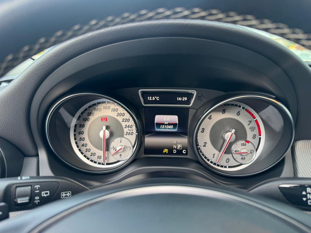 Mercedes-Benz Cla shooting brake 180 urban night-pakket automaat , panorama