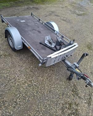 Saris motortrailer / motoraanhanger (inrijklemmen/slot/geremd)