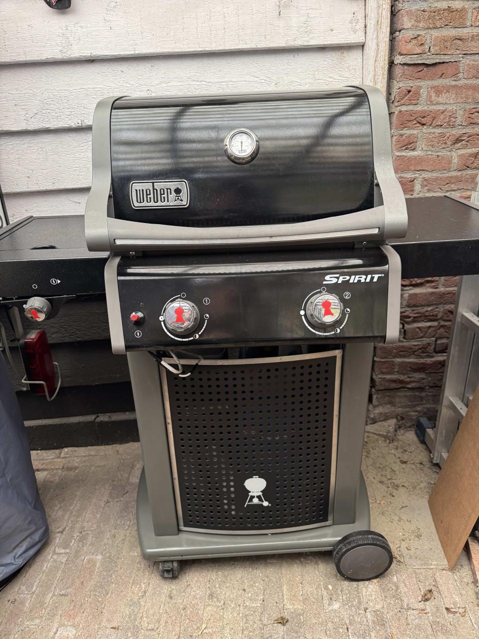 Weber Spirit classic E220-gasbarbecue met hoes en gasfles