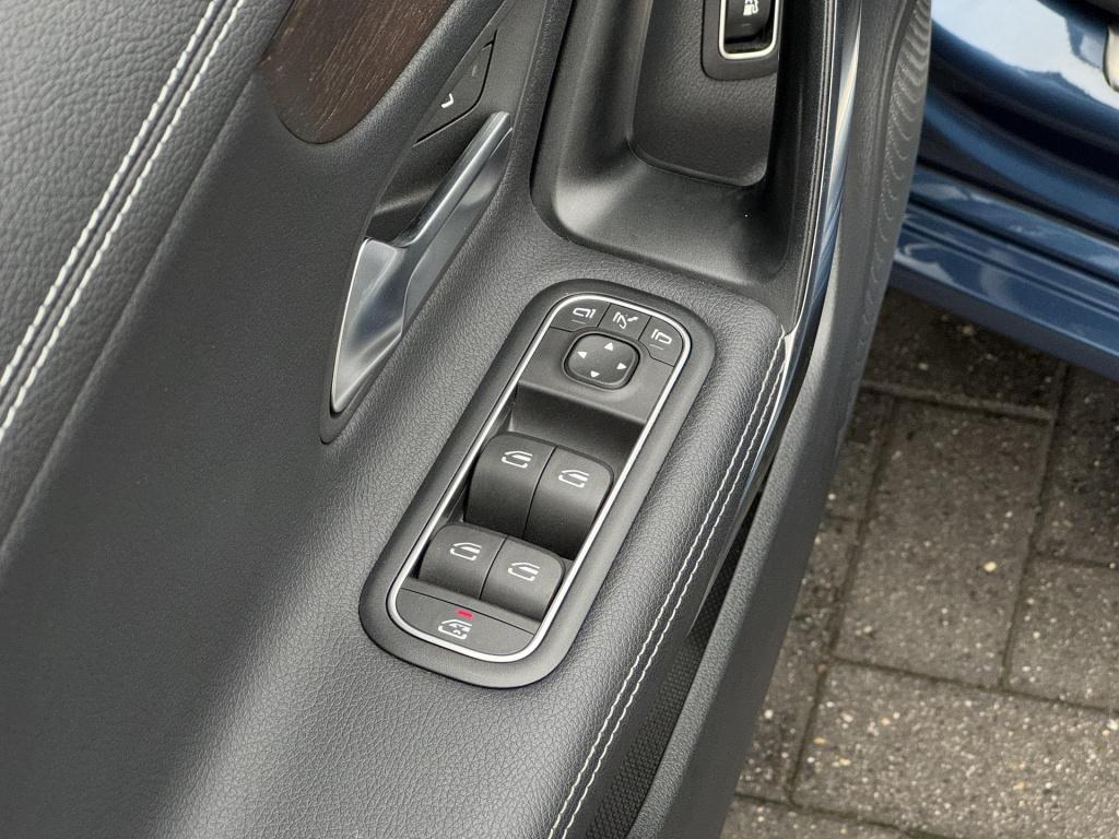 Mercedes-Benz Cla shooting brake 250 e luxury line soh 97% rijassistentiepa