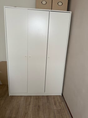 WitteIkea kleppstad kledingkast