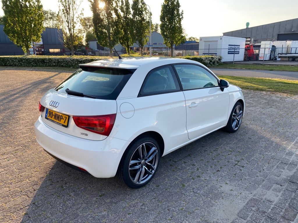 Audi A1 1.2 tfsi attraction pro line business nieuwe motor!