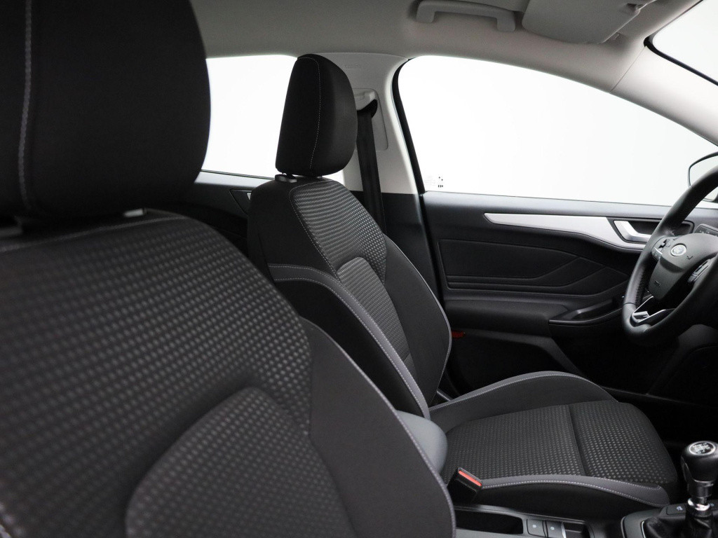 Ford Focus wagon 1.0 ecoboost hybrid trend edition business | cruise contro