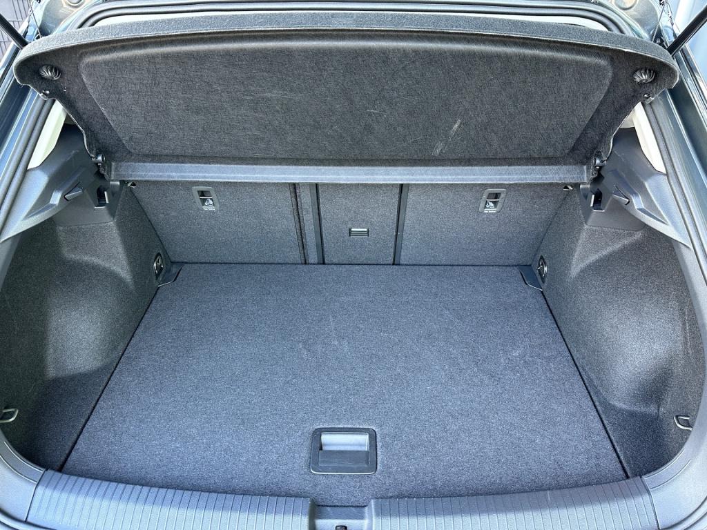 Volkswagen T-roc 1.5 tsi 150pk dsg style | trekhaak | navi | iq light | ada