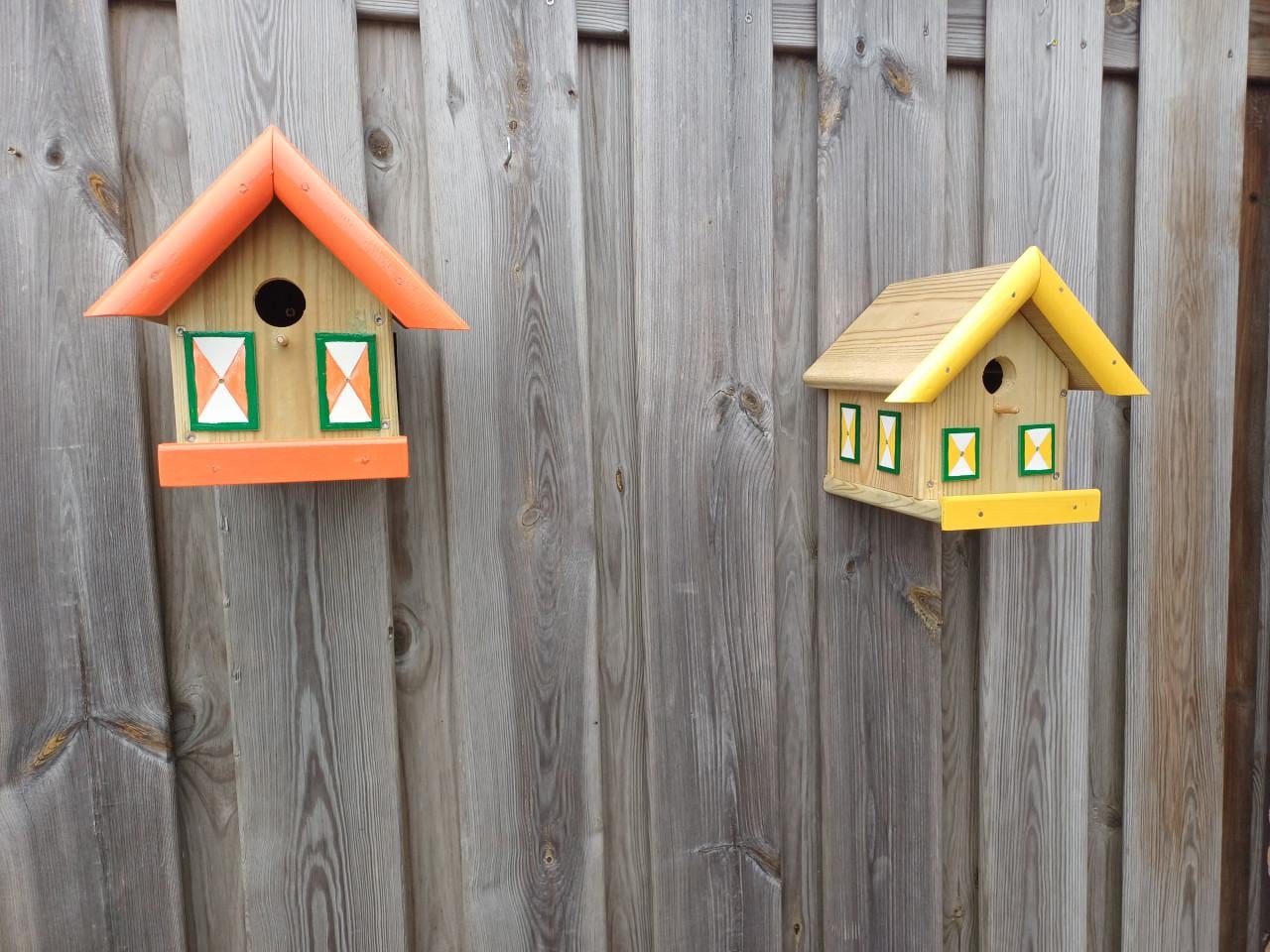 Div. Vogelhuisjes  &  Egelhuisjes te Koop  [ zie foto's  ]