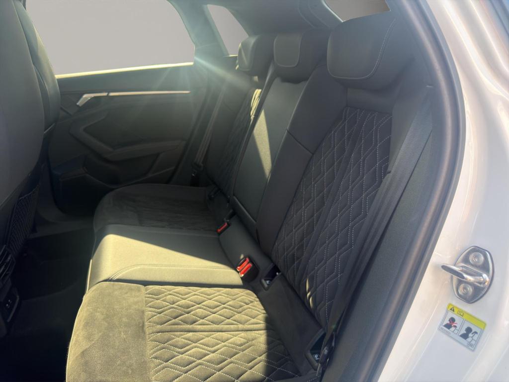 Audi A3 sportback 35 tfsi s 3x s-line sfeer rs stoelen acc camera
