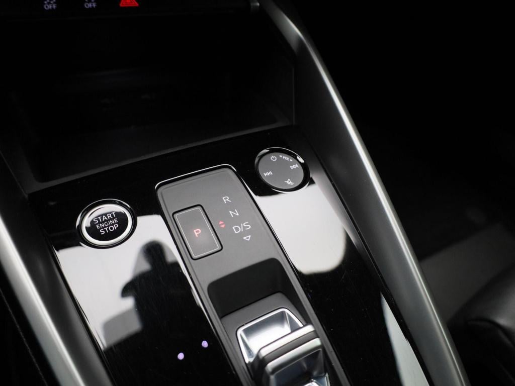 Audi A3 sportback 30 tfsi s edition | automaat | 2x s-line | vlak stuur | n