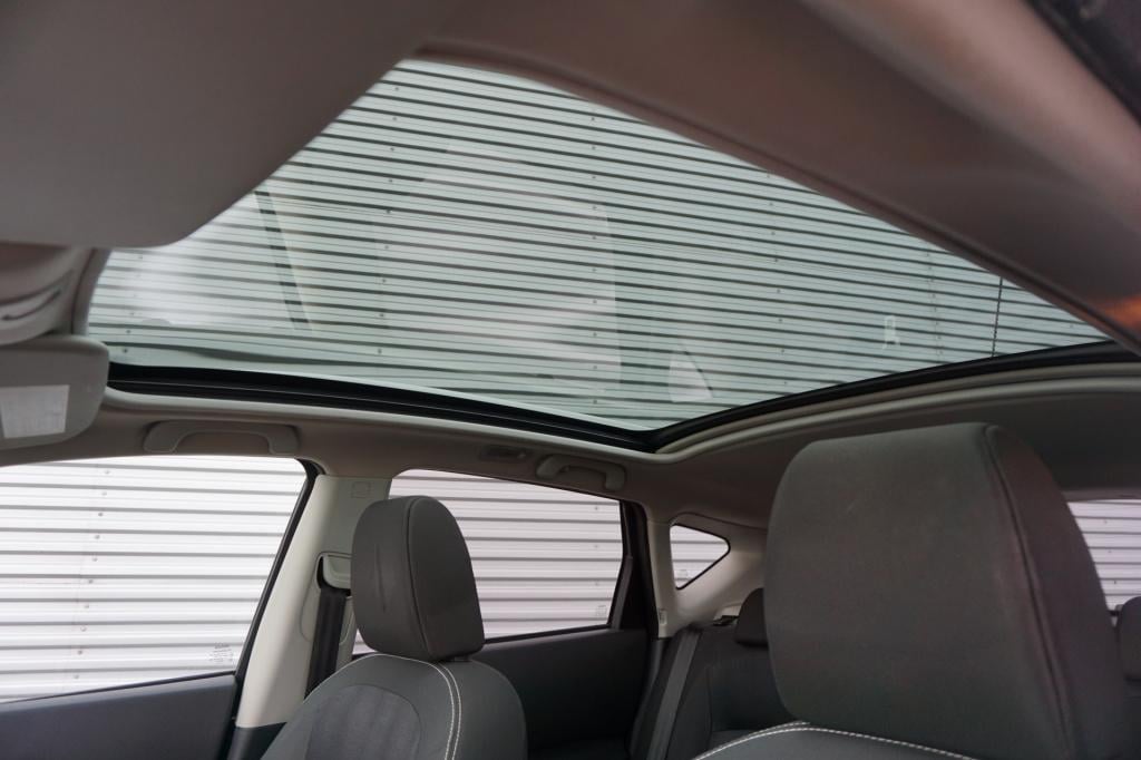 Nissan Qashqai 1.6 connect edition climate / navi / cruise / camera / pano 